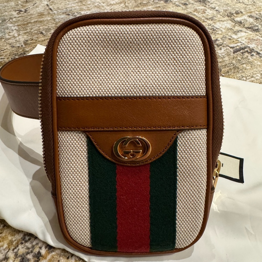 Gucci belt bag, new.Belt size 28(70)